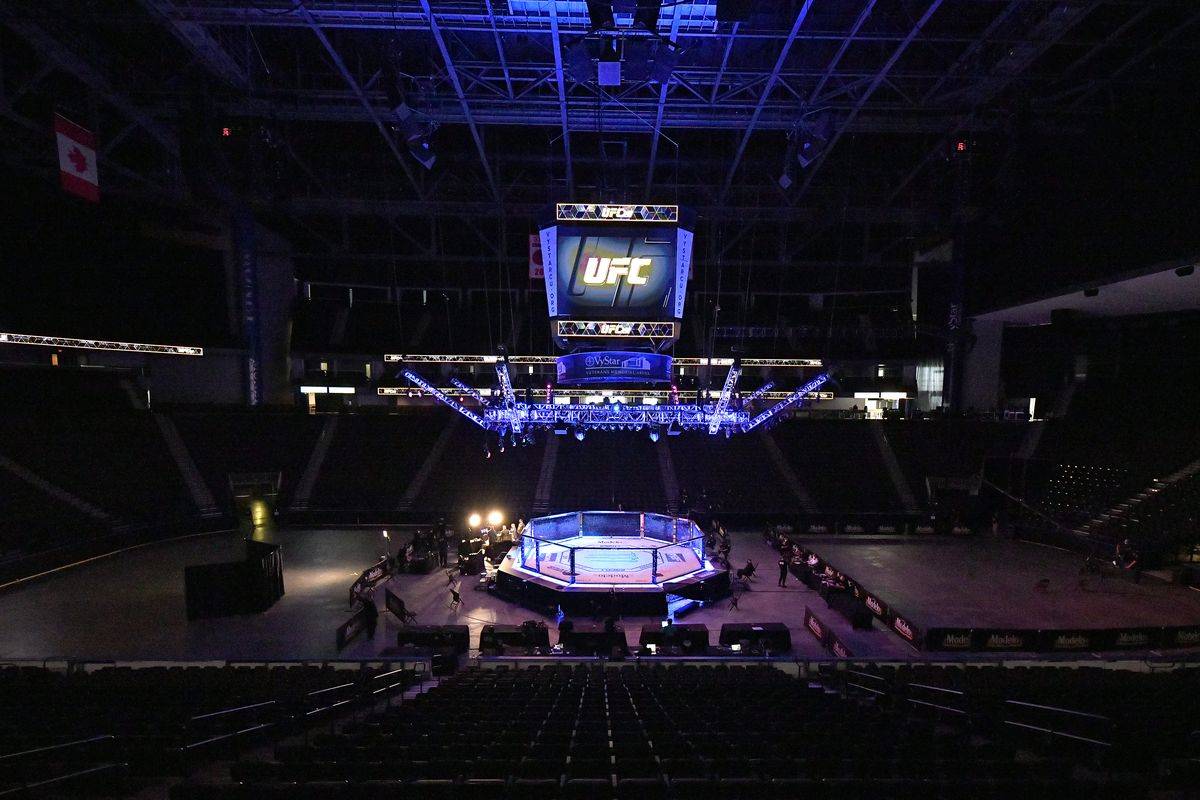 Участники UFC 249 не смогут обратиться в суд, если заболеют коронавирусом