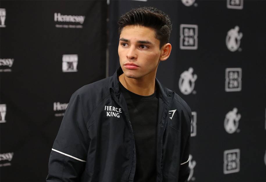 Гарсия: «Ломаченко – не Пакьяо. Чтобы двигаться по дивизионам, нужно быть легендой»