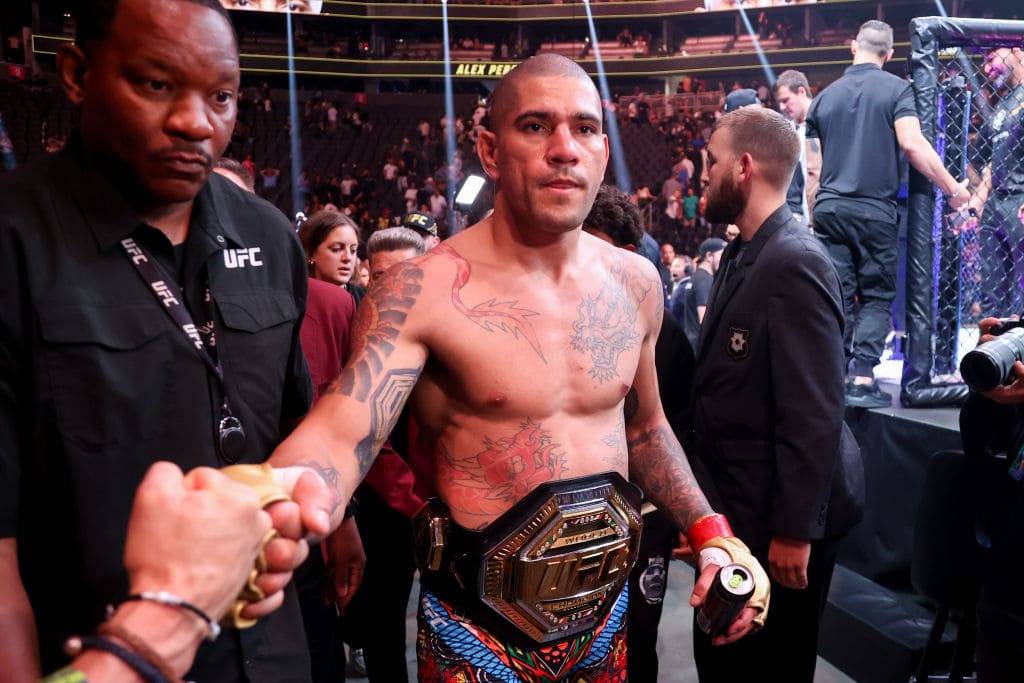 Чемпион UFC готов к поединку с Усиком