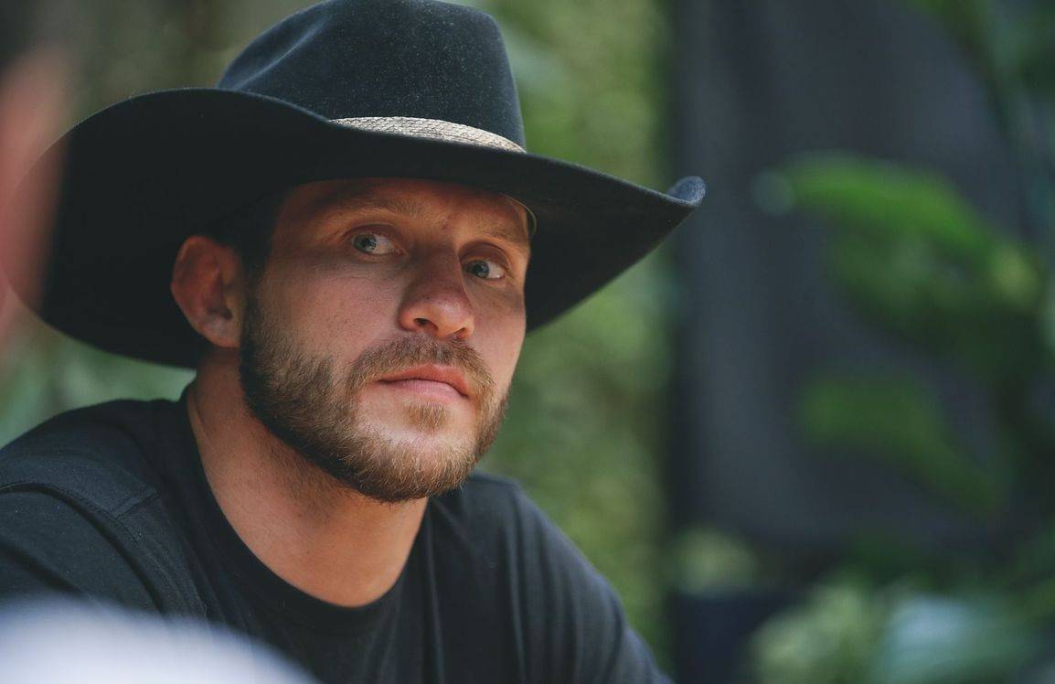 Серроне обратился к Макгрегору: «Су*ка, покажи яйца и подпиши контракт»