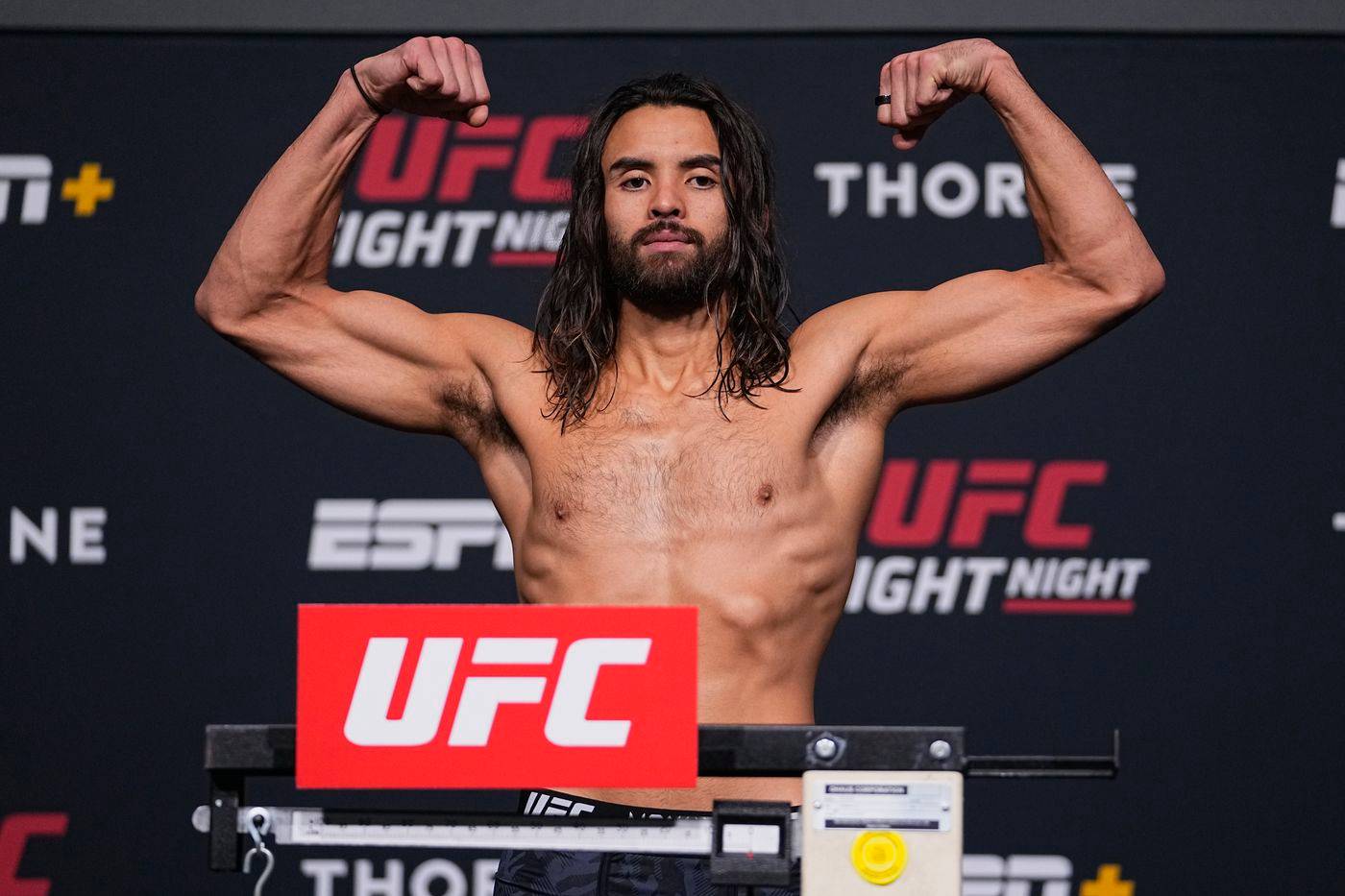 Два бійця UFC дискваліфіковані через позитивний тест на допінг