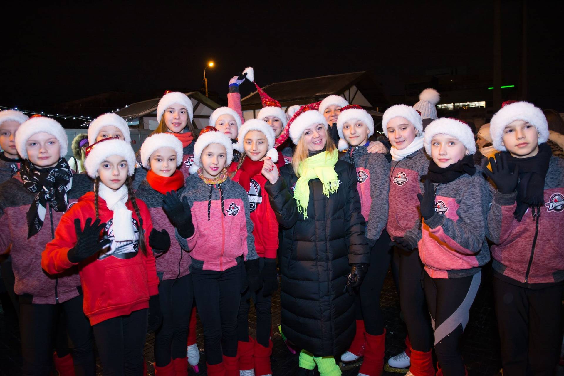 ХК «Донбасс» принял участие в открытии ледового катка в Мариуполе