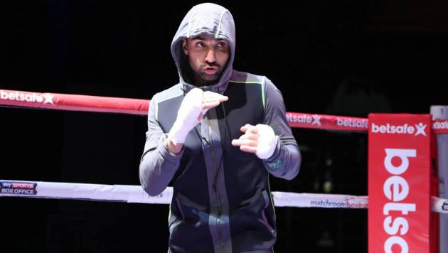 Ексчемпіон світу розповів, як Мунгії створити проблеми Альваресу