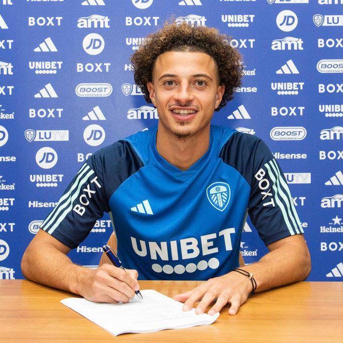Ампаду перейшов в «Лідс Юнайтед»