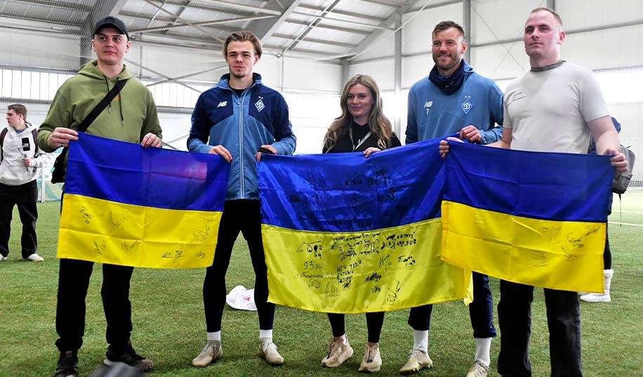 Динамо зіграло з військовими, рятувальниками та саперами