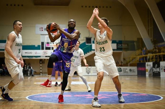 Дніпро обіграв Рівне, Старий Луцьк поступився Запоріжжю