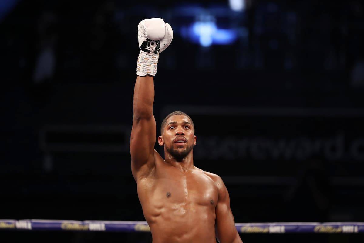 Джошуа в захваті від підписання нового контракту з Matchroom Boxing