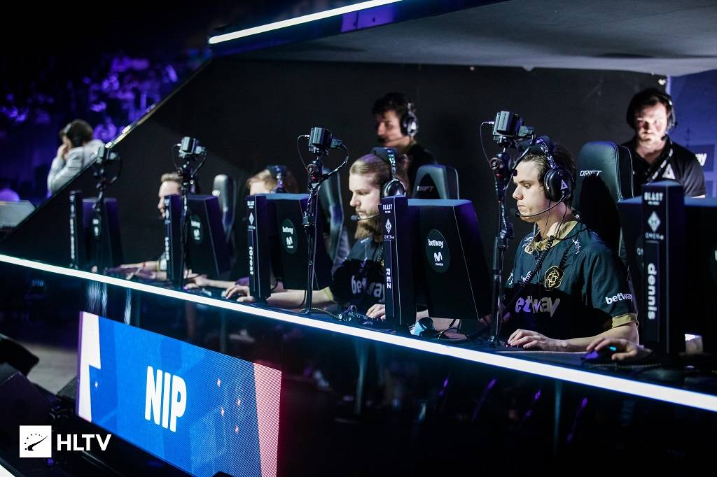CS:GO. NiP победили на отборочных к ECS Season 7