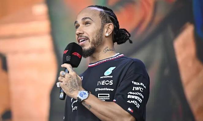 Хемілтона змусили вивчати італійську мову перед переходом до Ferrari
