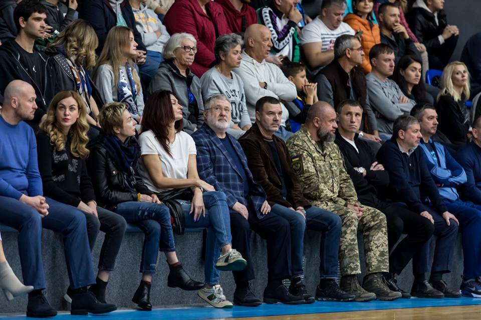 Коломойского обвиняют в угрозах судьям матча «Днепр» – «Прометей»