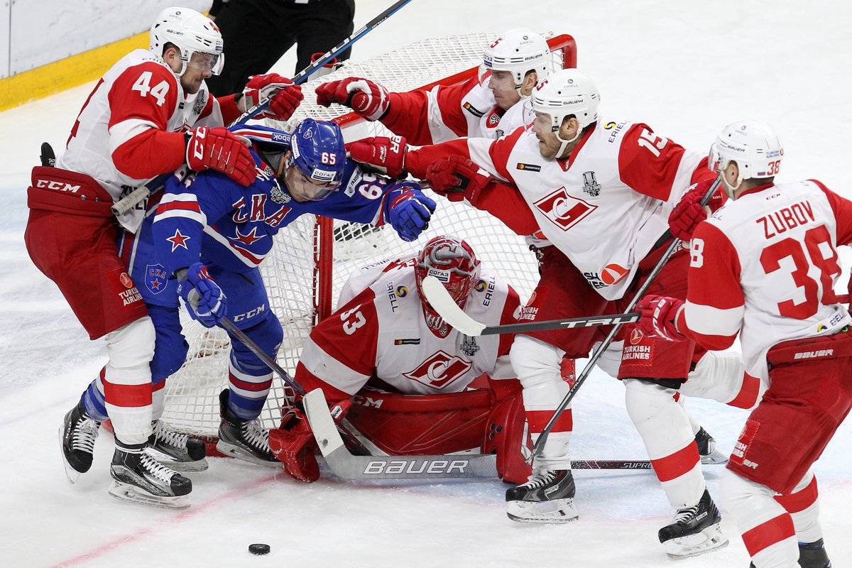 «Спартак» в овертайме обыграл СКА, «Витязь» вернулся на победную стезю