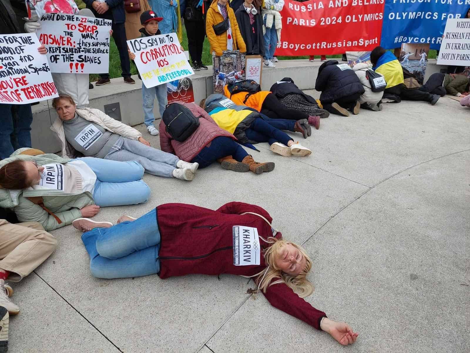 Біля штаб-квартири МОК пройшов мітинг із закликом не допускати спортсменів з рф і рб на Олімпійські Ігри
