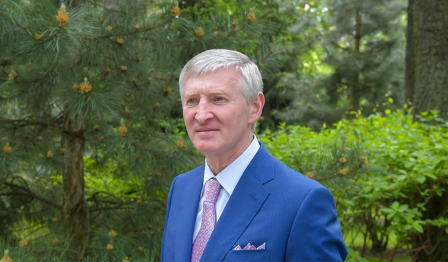 «Україна обов'язково переможе!». Ахметов привітав співвітчизників із Днем Незалежності