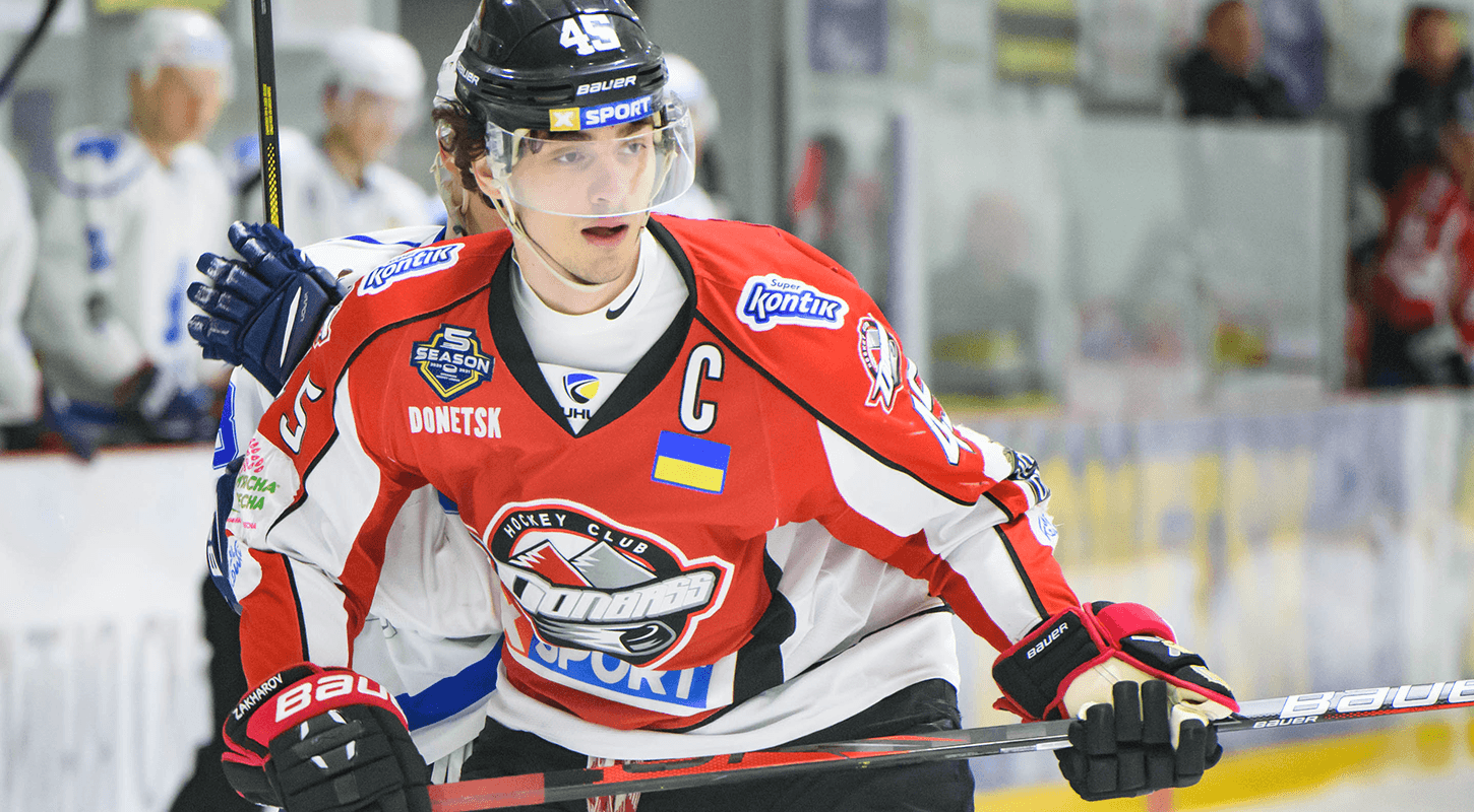 Боягуз не грає в хокей. Захаров вас в цьому переконає