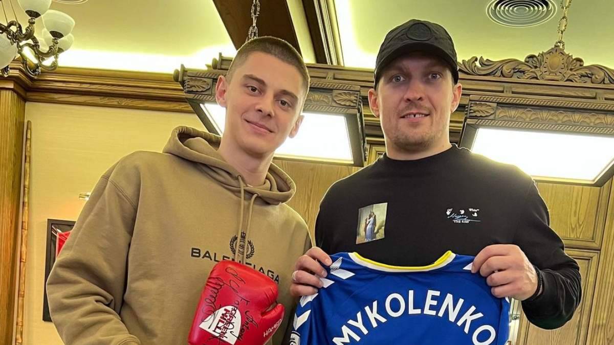 Миколенко поделился совместной фотографией с Усиком