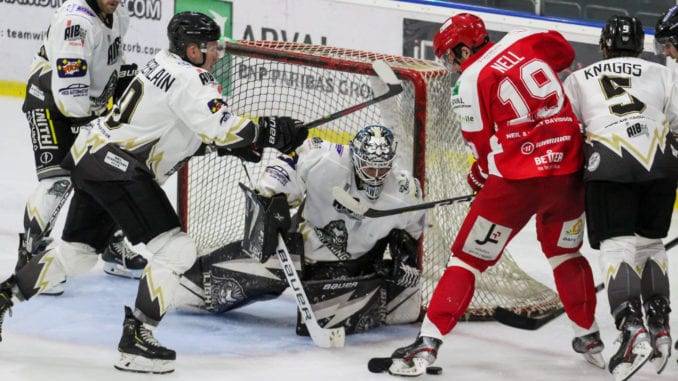 Хоккей в Великобритании вернулся после 8-месячного перерыва