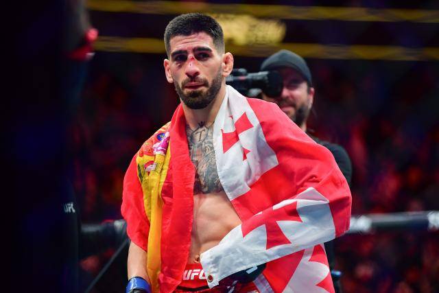 Топурия признан лучшим бойцом 2024 года по версии MMA Fighting