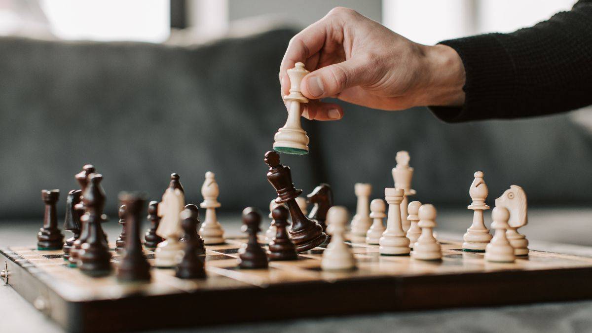 FIDE заборонила спортсменам, які змінили стать брати участь у жіночих турнірах
