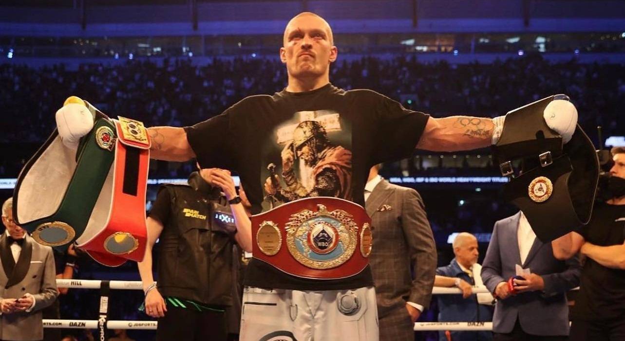 Рівно рік тому Усик став чемпіоном світу у надважкій вазі