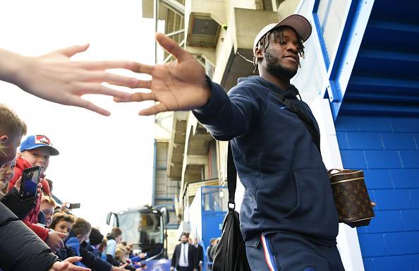 Форвард «Челси» сделал себе разноцветный маникюр