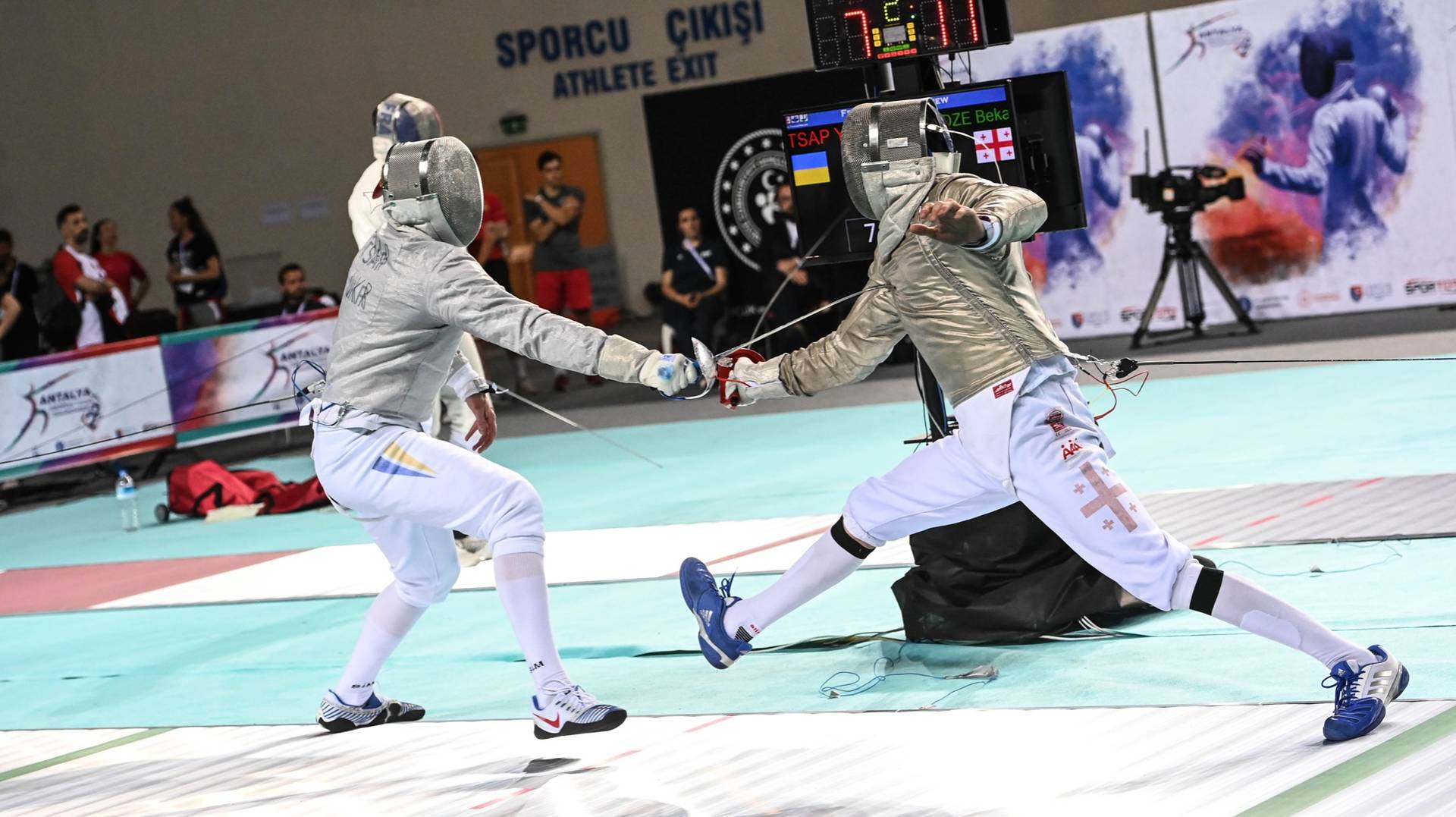 Шанс на золото. Чоловіча збірна України вийшла у фінал чемпіонату Європи-2022 з фехтування