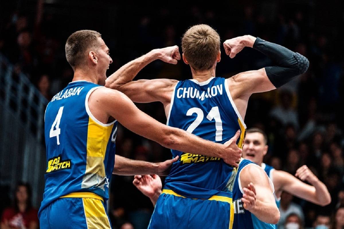 Чоловіча і жіноча збірні України пробилися в чвертьфінал чемпіонату Європи 