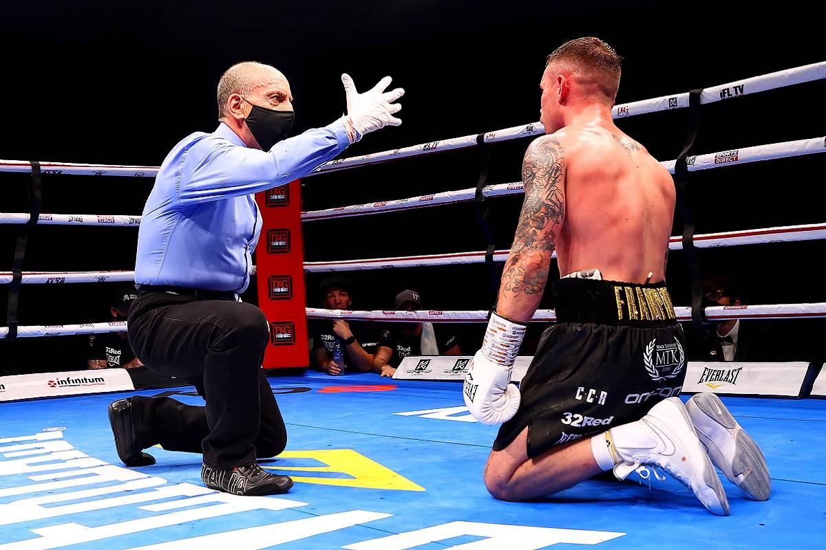 Жорсткий аперкот від безударного чемпіона. Відео дострокової перемоги в бою Херринг – Фремптон