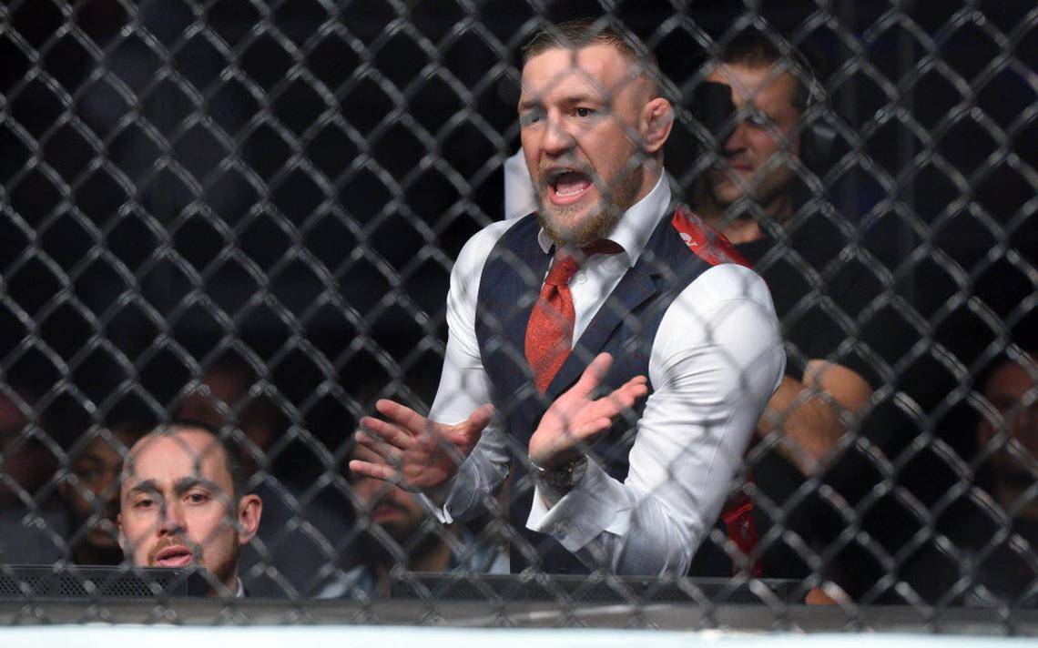 Появилось видео, где Макгрегор украл телефон