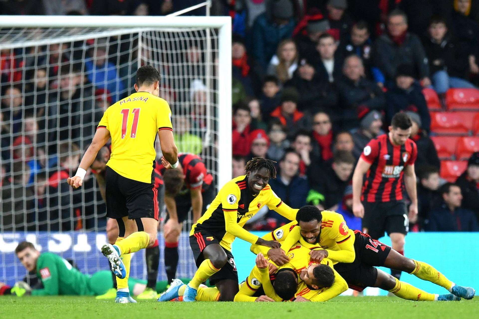 «Уотфорд» в гостях разгромил «Борнмут»