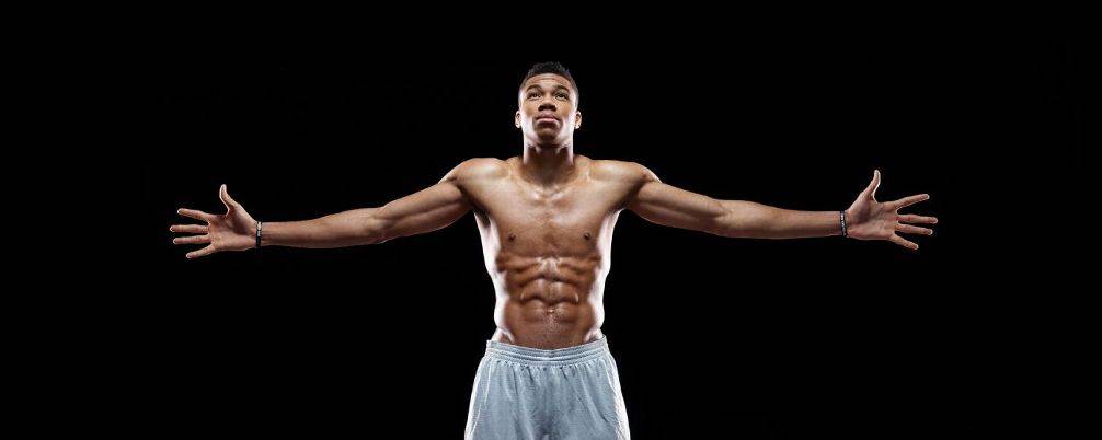 Адетокумбо повторил достижение Чемберлена