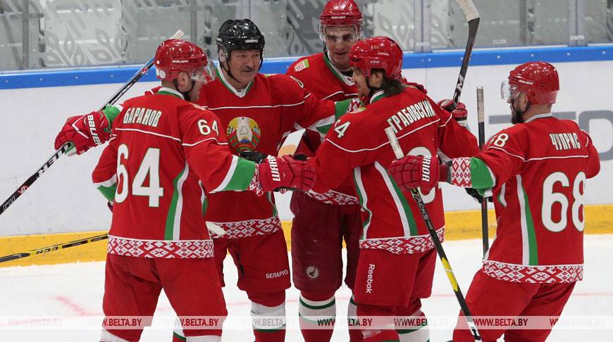 Лукашенко и его сын сделали по ассисту в финале. Президент Беларуси выиграл любительский турнир