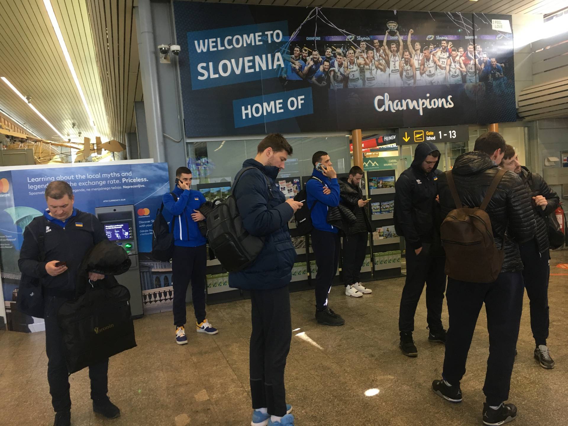 Сборная Украины прилетела в Словению на последний матч отбора на чемпионат мира-2019