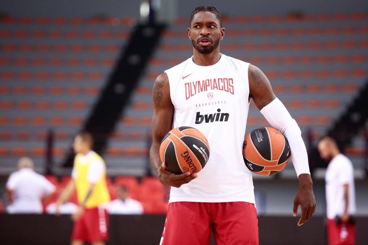 «Гвоздь» Пола в кольцо ЦСКА – лучший данк октября в Евролиге