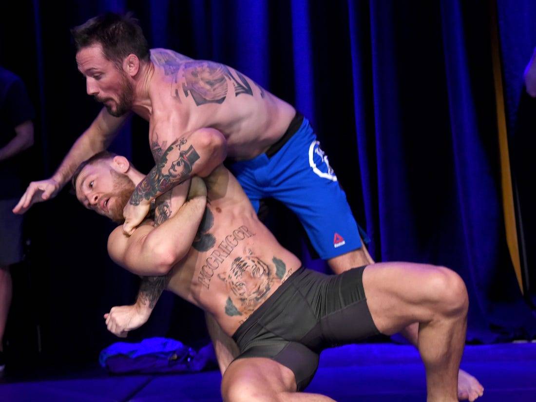 Тренер Макгрегора рассказал, как избил Конора за непослушание