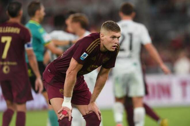 Тренер Ромы Де Росси оценил действия Довбика в матче с Эмполи