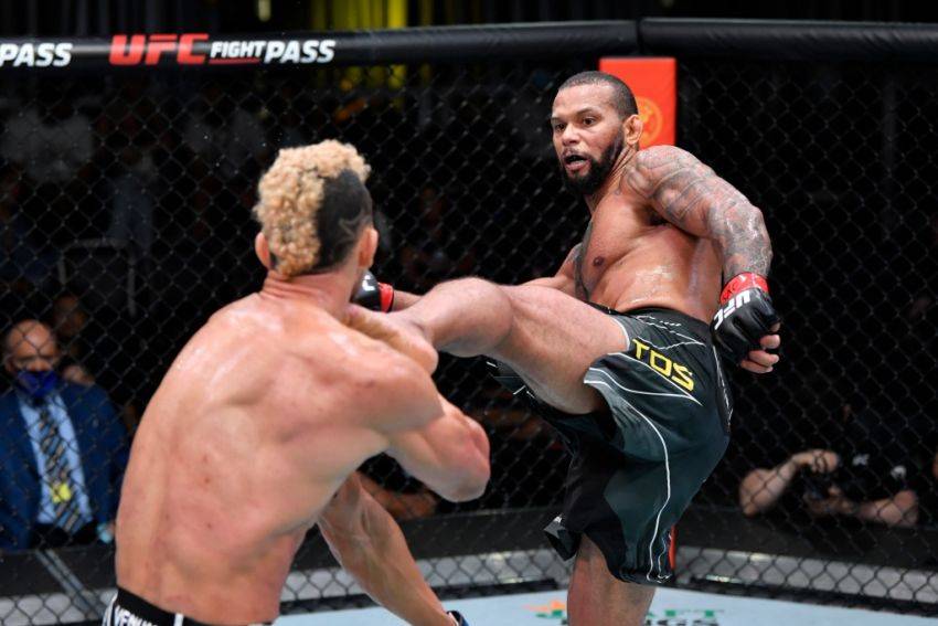 Сантос переміг Уокера одноголосним рішенням на UFC Fight Night 193