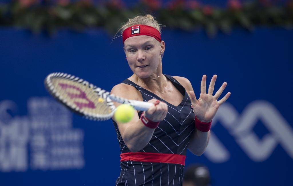 Бертенс – первая финалистка малого Итогового турнира