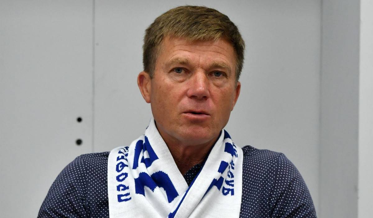 «Звягель» продовжує громити суперників