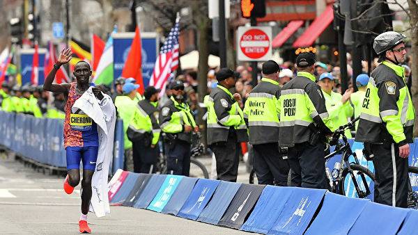 Эфиопка Дегефа и кениец Чероно стали победителями Бостонского марафона