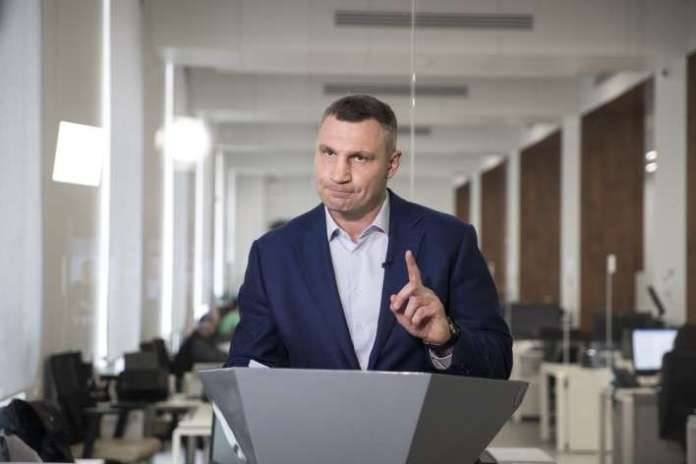 Страшно, когда мэр – чемпион мира по боксу. Виталий Кличко словил хулиганов на улице