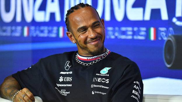 Батько Хемілтона розповів, як ставиться до переходу сина до Ferrari