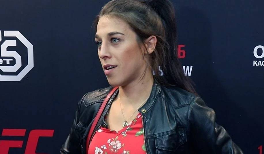 Легендарна чемпіонка UFC Еджейчик офіційно завершила кар'єру