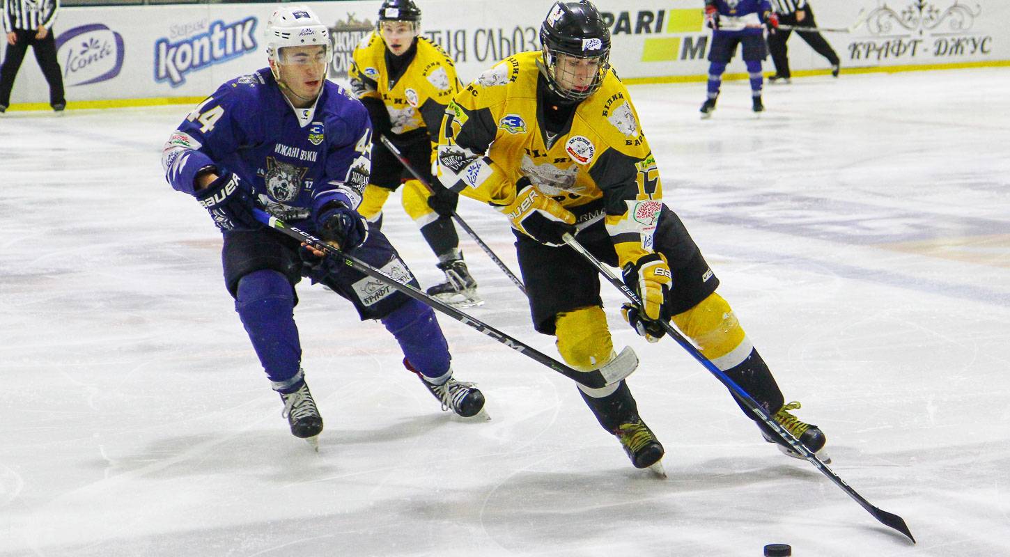 «Белый Барс» забросил 8 шайб и разгромил «Ледяных Волков»