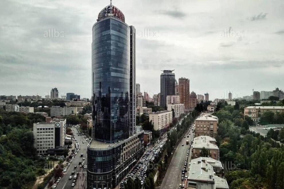 Власник NAVI заволодів престижним київським бізнес-центром Парус