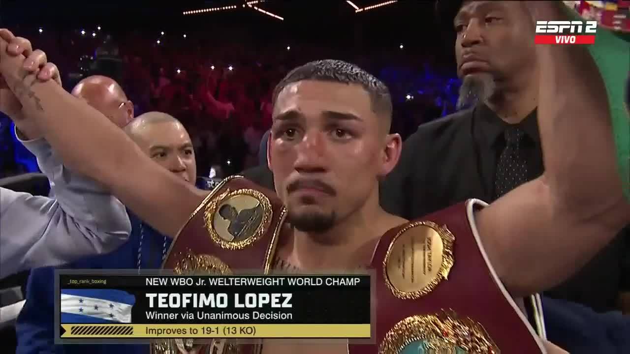 Лопес виграв у Тейлора і став чемпіоном світу у другій ваговій категорії