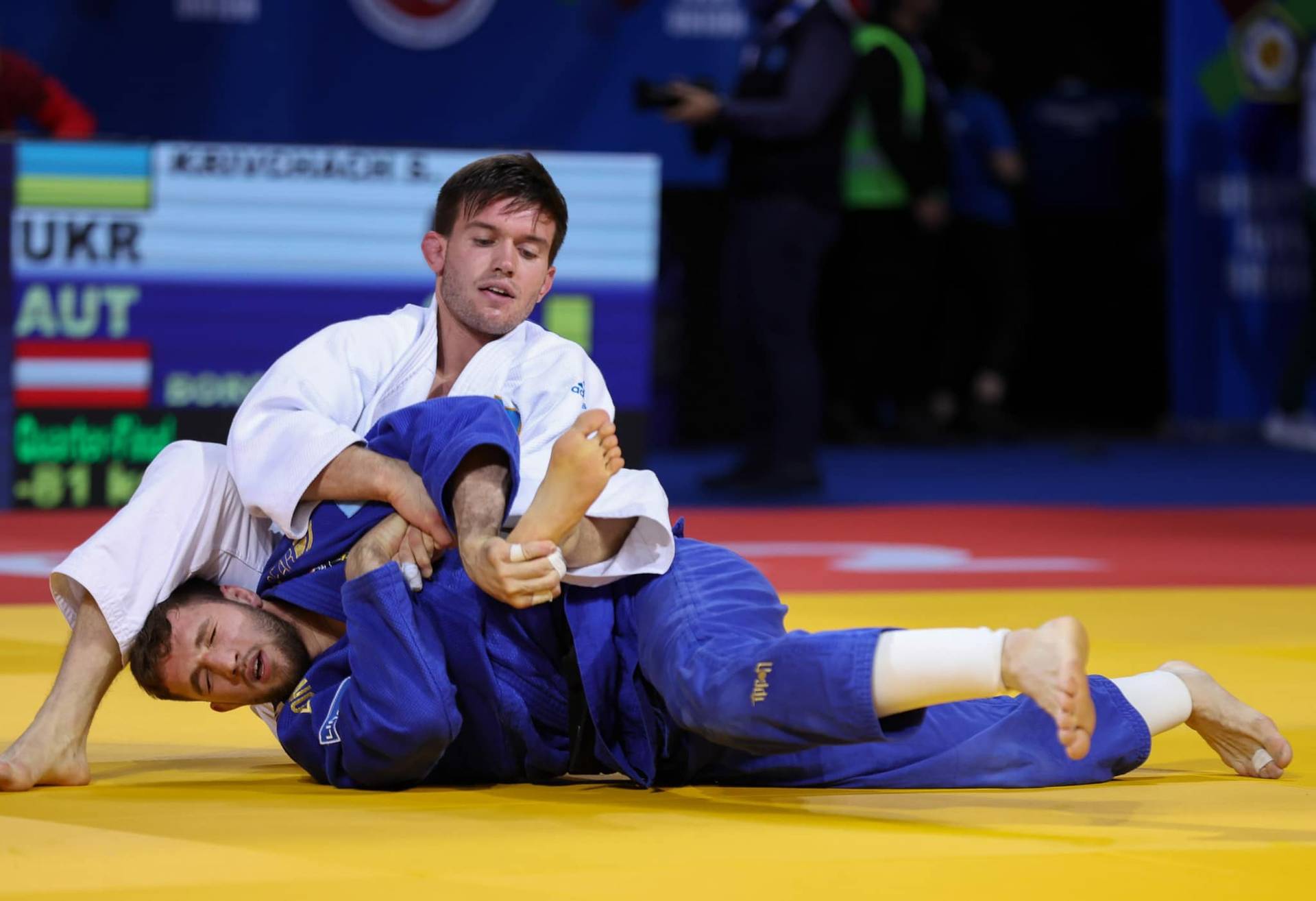 Кривчач и Манукян уступили в бронзовых финалах чемпионата Европы