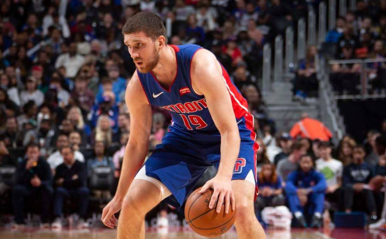 Удачные и не очень. Все действия Михайлюка в матче против «Индианы»