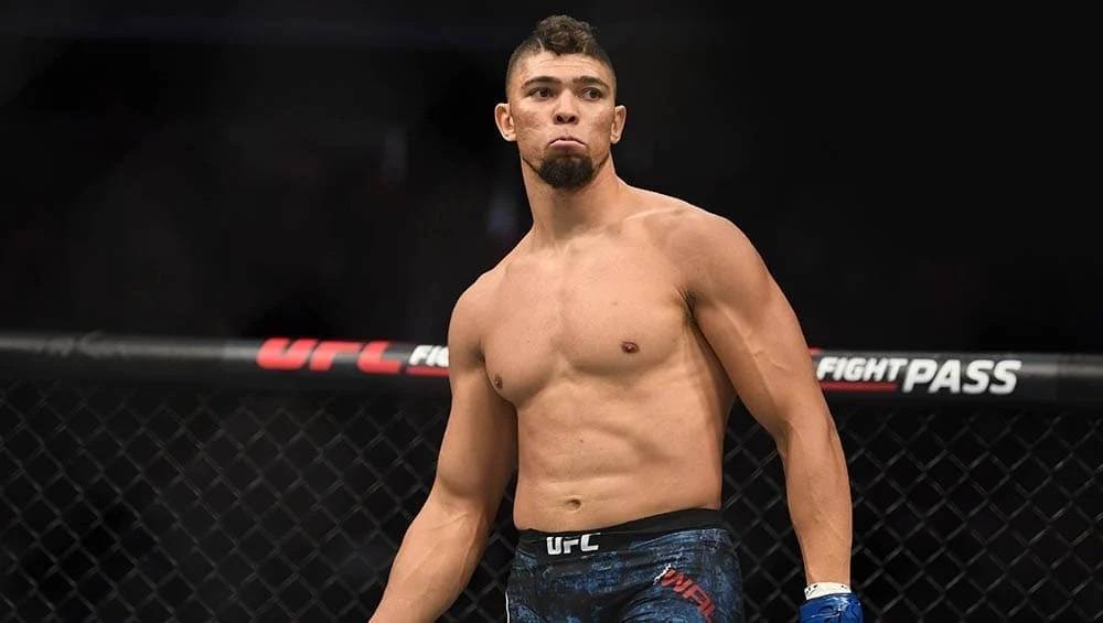Боєць UFC з'їв фото свого російського суперника