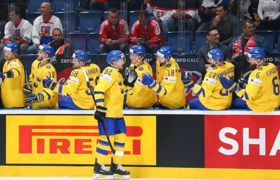 Шведы поиздевались над австрийцами, забросив в ворота соперников 9 шайб 