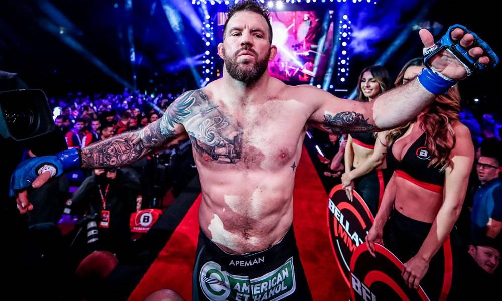 Чемпион Bellator заявил о готовности драться со звездным Джонсом
